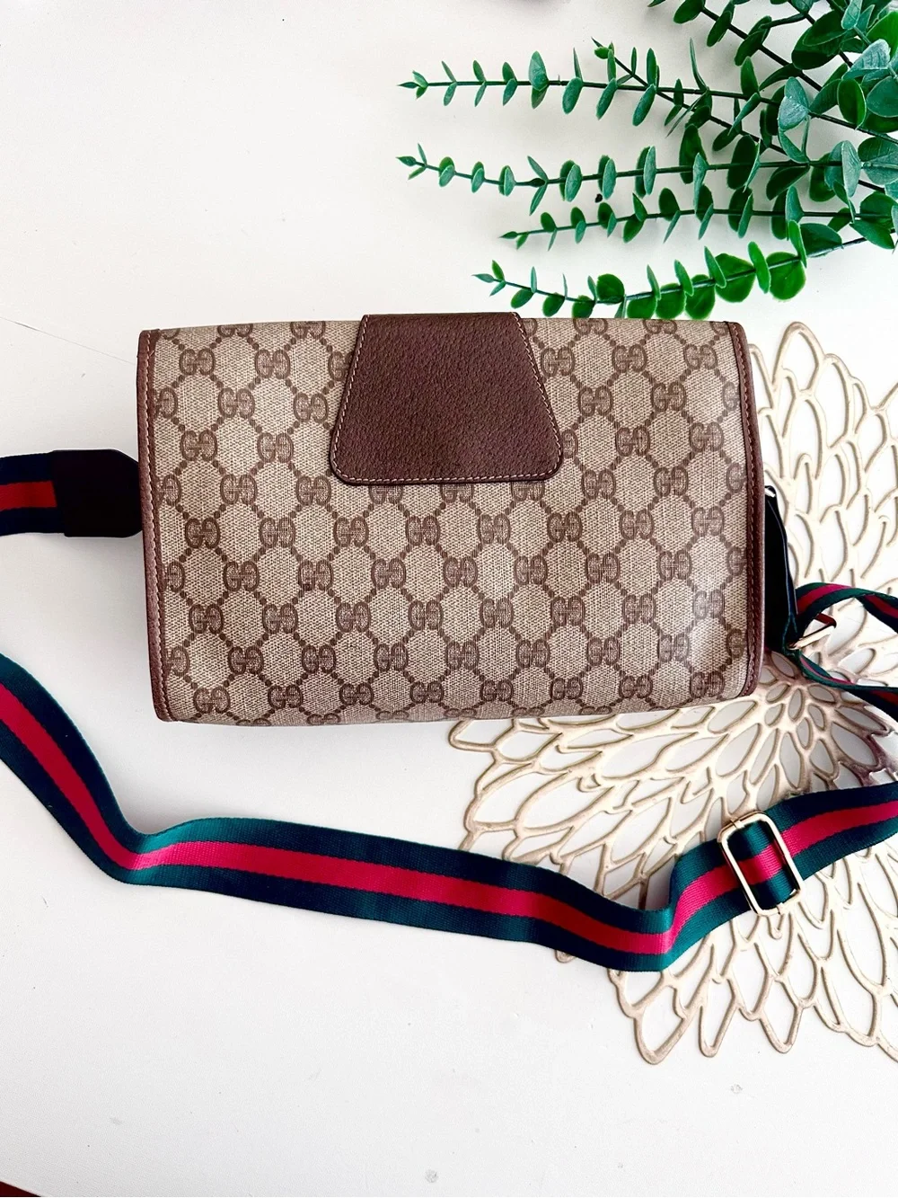 Gucci GG Supreme Clutch Bag